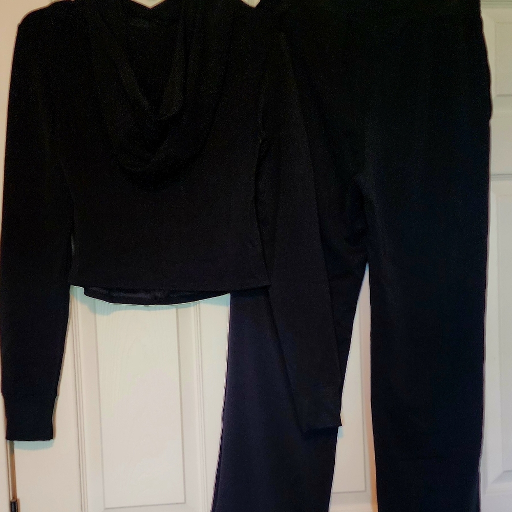 2 piece super soft lightweight set including hoodie and pants. Mona b. Large